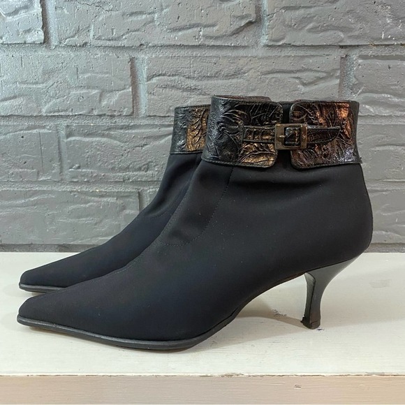 -DONALD J PLINER BLACK LUCYA SIZE 6 KITTEN HEEL POINTED TOE BOOTIES - Picture 1 of 8